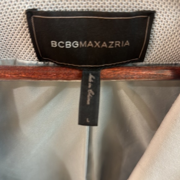 Blazer - Picture 3 of 4